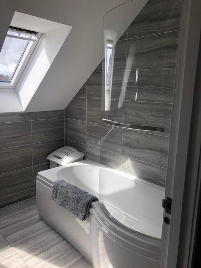 Alcantara- Modern Home With Hot Tub- Sleeps 10 Cromdale Zewnętrze zdjęcie